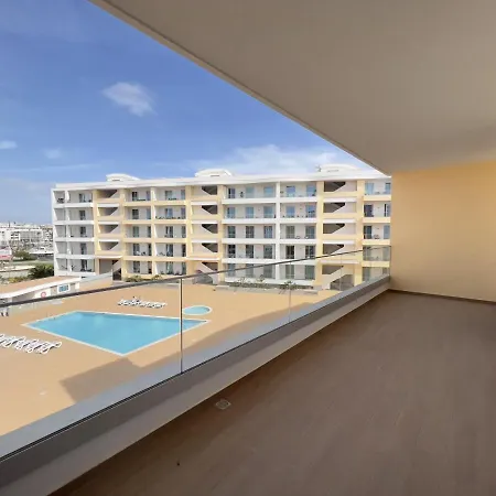 Luxury Apartment *
